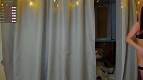 Snapshot of bella_foryou chatting on 02/01/25, 01:23 NastyaThere are legends that in this room all your wishes can come true  Private is Open online show from 02/01/25, 01:23