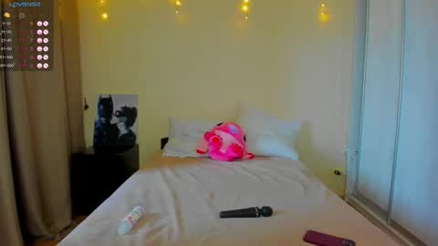 Snapshot of bella_foryou chatting on 02/12/25, 04:12 NastyaThere are legends that in this room all your wishes can come true  Private is Open online show from 02/12/25, 04:12