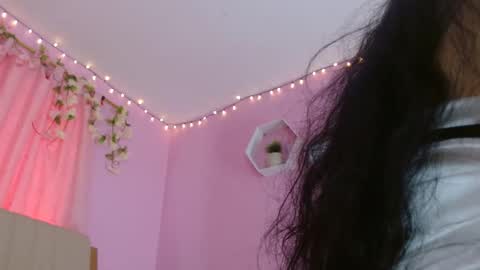 bella_gentle online show from 02/15/25, 12:43