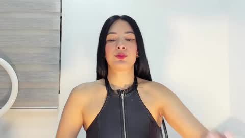 Laura online show from 12/04/25, 03:38