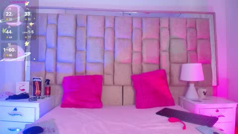 Snapshot of bella_haimi chatting on 03/01/26, 03:52 bella online show from 03/01/26, 03:52