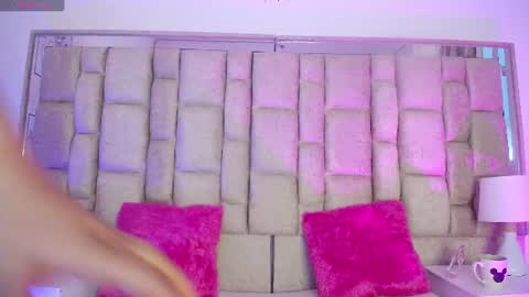 bella online show from 06/09/26, 03:51