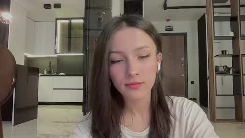 Snapshot of bella_hayes chatting on 05/14/26, 05:58 Bella next stream December 2 at 9pm gmt online show from 05/14/26, 05:58