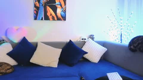 Bella online show from 04/07/26, 06:52