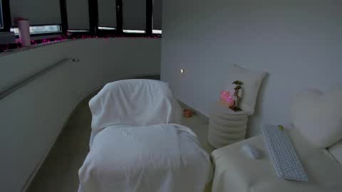 Anna  online show from 03/29/26, 10:15