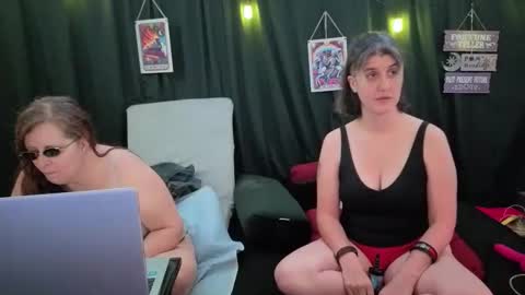 Bella James online show from 11/16/25, 04:45