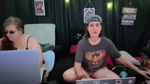 Bella James online show from 11/21/25, 04:38