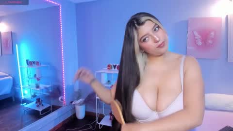  Bella  online show from 02/25/26, 03:49