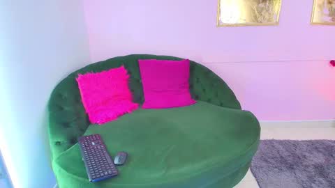 BELLA online show from 01/15/26, 04:17