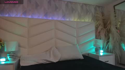 bella_peach_ online show from 03/24/26, 03:11