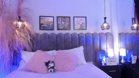 bella_peach_ online show from 04/23/26, 03:08
