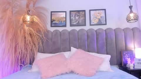 bella_peach_ online show from 05/01/26, 03:33