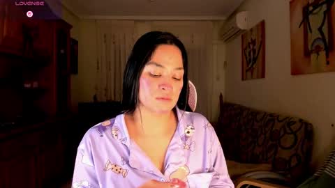 Snapshot of bella_pocahontas3 chatting on 03/01/25, 11:58 bella_pocahontas3 online show from 03/01/25, 11:58