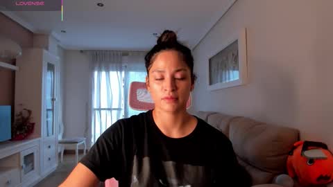 Snapshot of bella_pocahontas3 chatting on 10/12/25, 05:01 bella_pocahontas3 online show from 10/12/25, 05:01