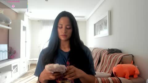 Snapshot of bella_pocahontas3 chatting on 11/17/25, 11:27 bella_pocahontas3 online show from 11/17/25, 11:27