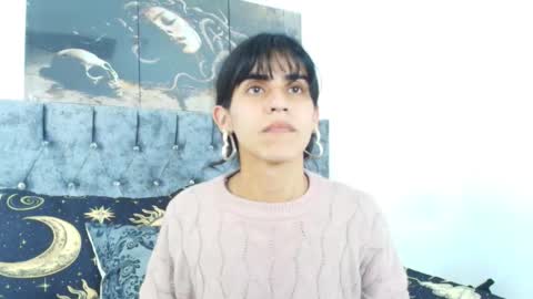 Bella online show from 10/04/25, 01:58