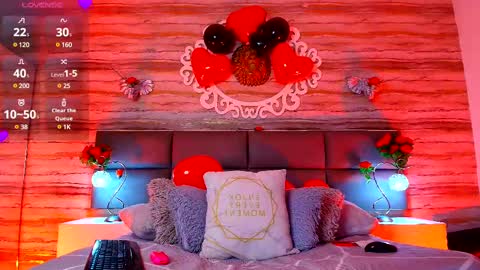 Snapshot of bella_salvatore chatting on 02/14/25, 09:53 online show from 02/14/25, 09:53