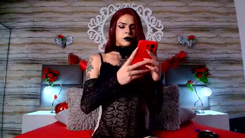 Snapshot of bella_salvatore chatting on 02/17/25, 01:25 online show from 02/17/25, 01:25