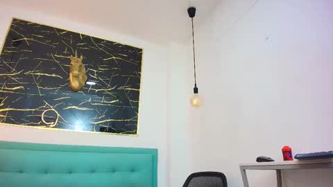 Snapshot of bella_salvatore chatting on 11/04/25, 09:25 online show from 11/04/25, 09:25