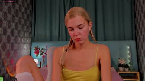 Bella online show from 09/11/25, 12:44