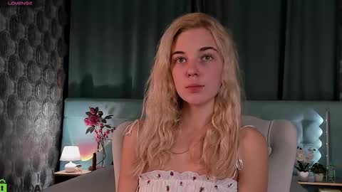 Bella online show from 09/24/25, 12:03