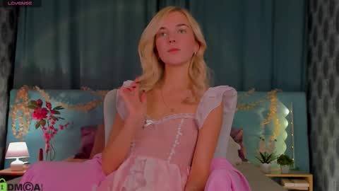 Bella online show from 10/09/25, 12:30