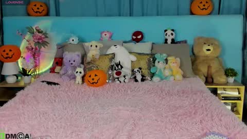 Bella online show from 10/28/25, 12:14