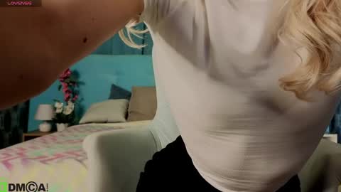 Bella online show from 04/22/26, 12:02