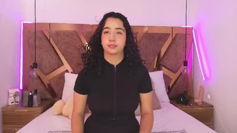 Bella Swwan  online show from 05/09/26, 06:13