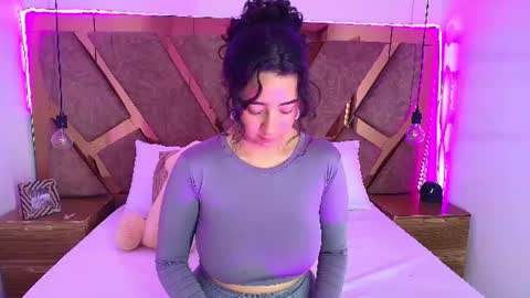 Snapshot of bella_swwan_ chatting on 07/05/26, 10:50 Bella Swwan online show from 07/05/26, 10:50