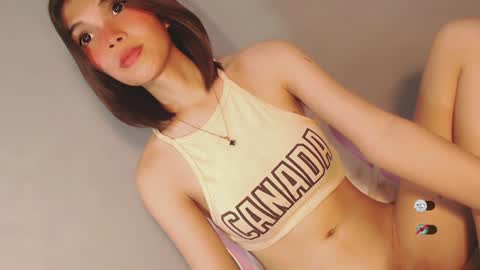 Snapshot of bella_tara chatting on 12/03/24, 06:37 Bella online show from 12/03/24, 06:37