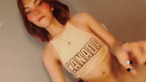 Snapshot of bella_tara chatting on 12/08/24, 07:37 Bella online show from 12/08/24, 07:37