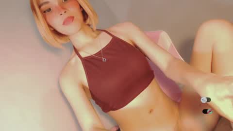 Snapshot of bella_tara chatting on 12/16/24, 07:54 Bella online show from 12/16/24, 07:54