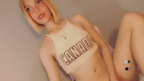 Snapshot of bella_tara chatting on 12/26/24, 12:16 Bella online show from 12/26/24, 12:16