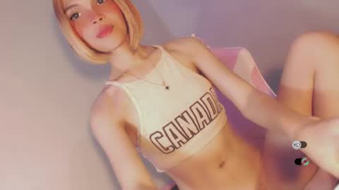 Snapshot of bella_tara chatting on 12/28/24, 04:30 Bella online show from 12/28/24, 04:30