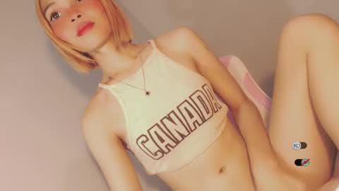 Snapshot of bella_tara chatting on 12/29/24, 05:21 Bella online show from 12/29/24, 05:21