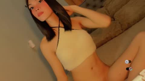 Snapshot of bella_tara chatting on 11/07/25, 02:33 Bella online show from 11/07/25, 02:33