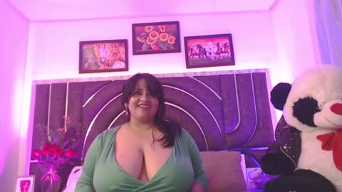 Snapshot of bella_taylor_a chatting on 01/23/25, 03:58  Bella Taylore  online show from 01/23/25, 03:58