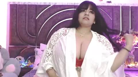 Snapshot of bella_taylor_a chatting on 10/15/25, 03:17  Bella Taylore  online show from 10/15/25, 03:17