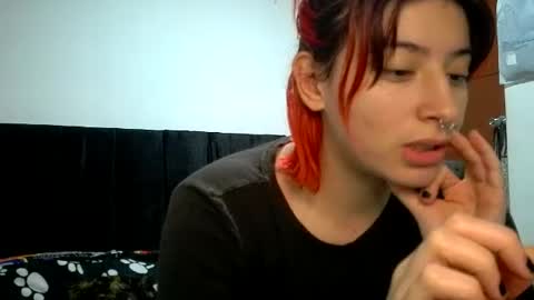 Snapshot of bella_thorne1999 chatting on 06/23/26, 11:47 bella_thorne1999 online show from 06/23/26, 11:47