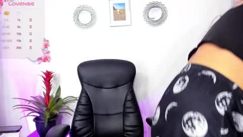 Bella online show from 02/25/25, 04:46