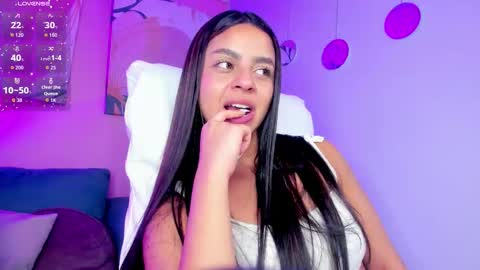 Snapshot of bella_walker_ chatting on 09/24/25, 09:07 BELLA online show from 09/24/25, 09:07