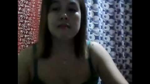 Snapshot of bellaalle chatting on 10/27/25, 01:04 bellaalle online show from 10/27/25, 01:04