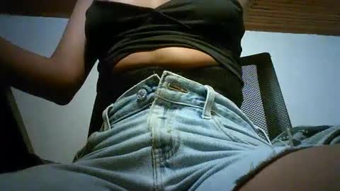 Bella online show from 03/05/25, 01:50