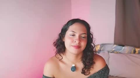 Snapshot of bellabeth_ chatting on 10/17/25, 06:38 Betsy online show from 10/17/25, 06:38