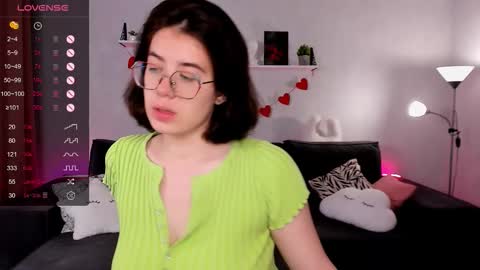 hello guys im Bella online show from 09/11/25, 02:33