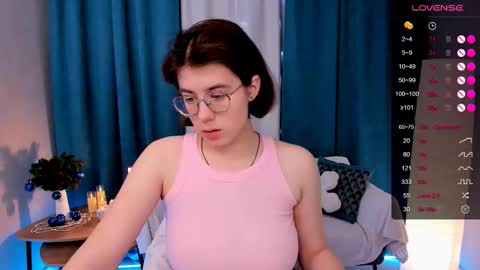 hello guys im Bella online show from 12/16/25, 02:49