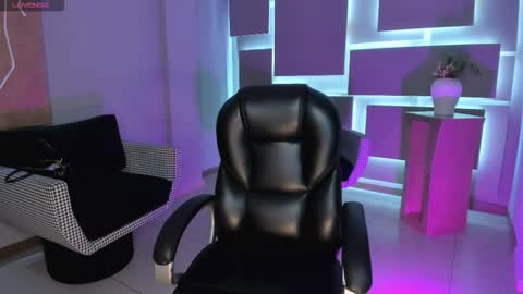  Bella C  online show from 11/25/25, 12:16