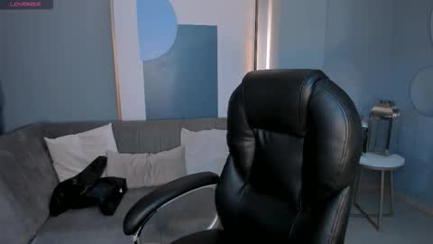  Bella C  online show from 12/18/25, 12:33