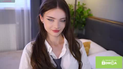 Snapshot of bellacle chatting on 03/06/25, 07:25 Bella I took a vacation and Ill be back on December 18th So dont lose me To keep in touch I have a TG - you can find below online show from 03/06/25, 07:25
